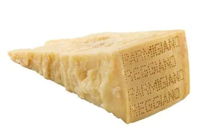 R/W (~2KG) PARMESAN PARMIGIANO REGGIANO SELEZIONE WEDGE