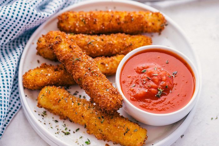1 KG MOZZARELLA STICKS BREADED TASMAN (10)